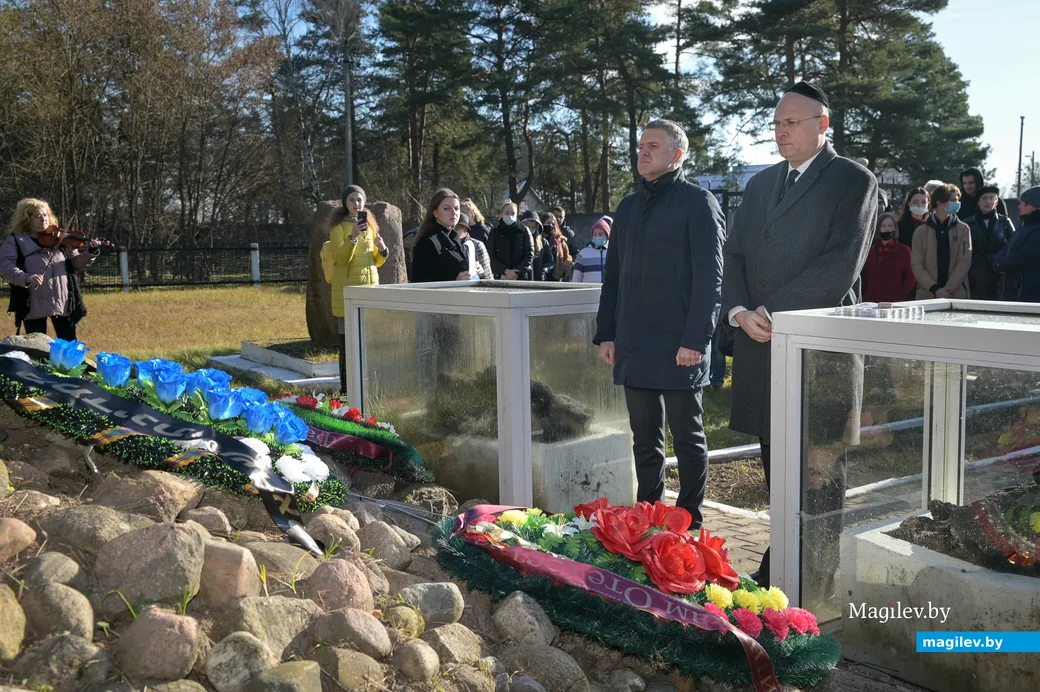 07.11.2021. Бобруйск. Траурные мероприятия на месте расстрела узников Бобруйского гетто в Каменке