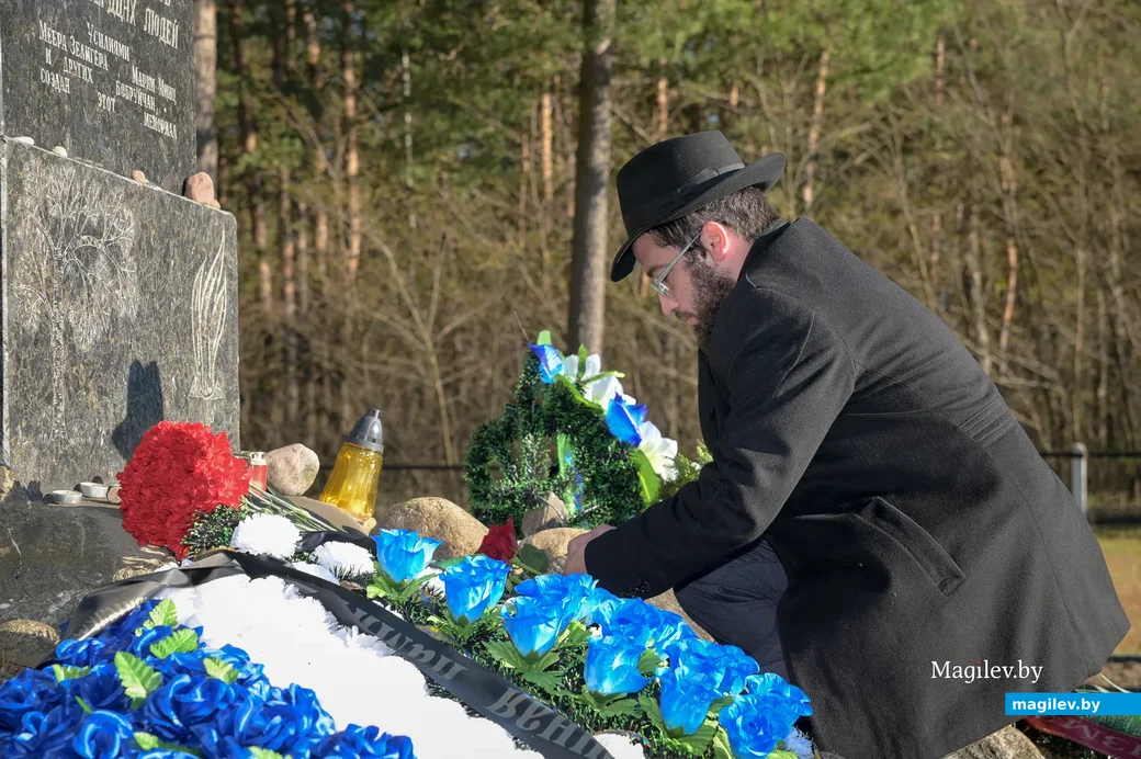 07.11.2021. Бобруйск. Траурные мероприятия на месте расстрела узников Бобруйского гетто в Каменке
