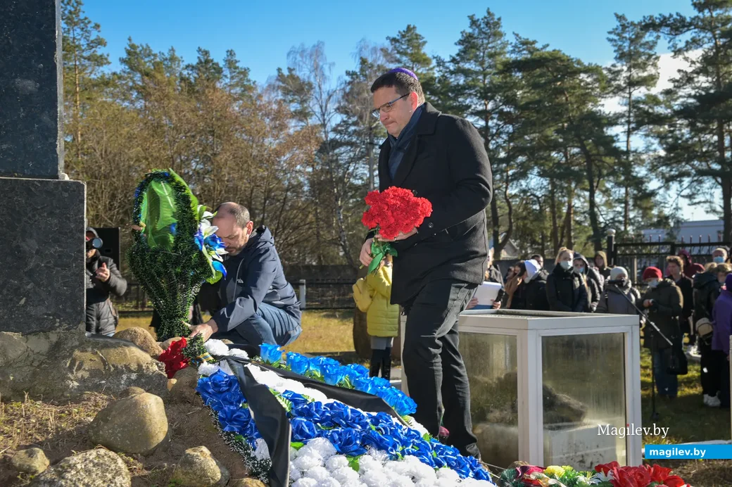 07.11.2021. Бобруйск. Траурные мероприятия на месте расстрела узников Бобруйского гетто в Каменке