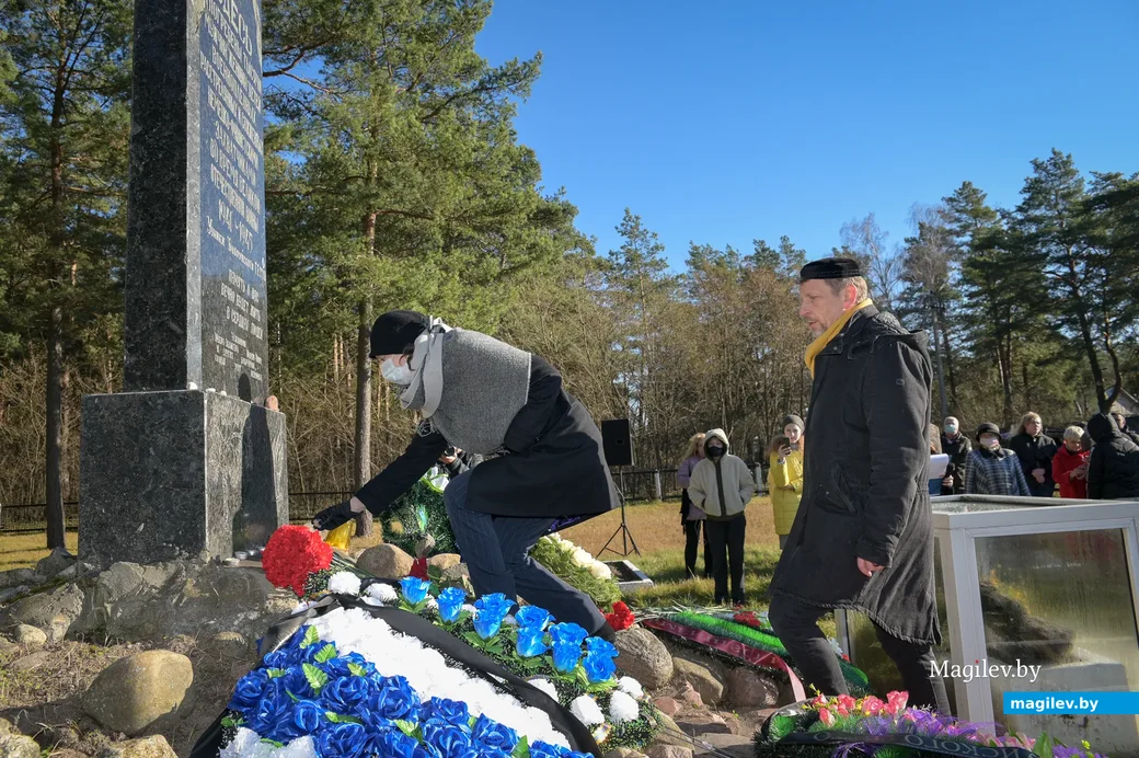 07.11.2021. Бобруйск. Траурные мероприятия на месте расстрела узников Бобруйского гетто в Каменке