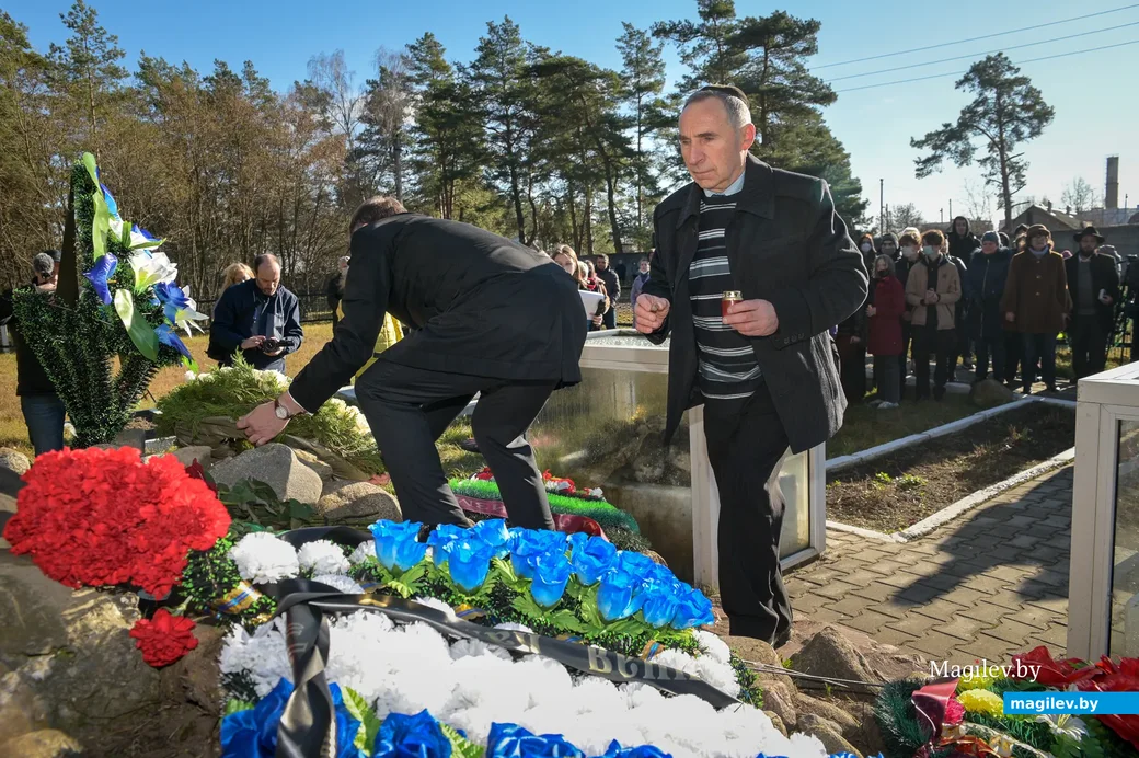07.11.2021. Бобруйск. Траурные мероприятия на месте расстрела узников Бобруйского гетто в Каменке