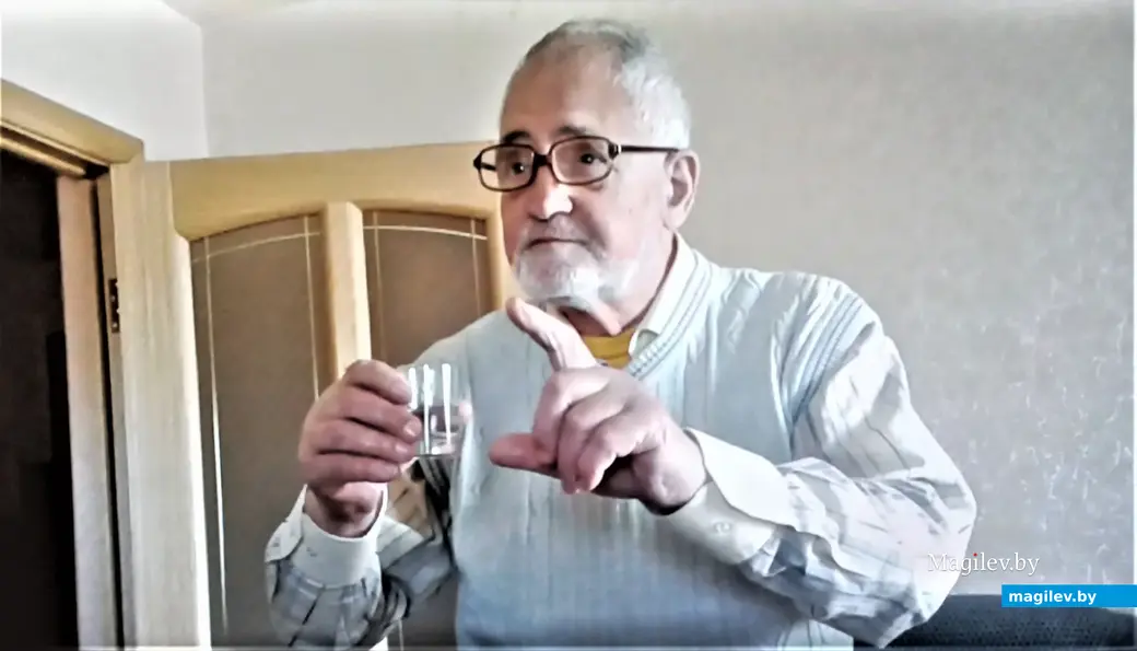 А вот Леонид Фомич всегда готов поздравить с днем рождения своих друзей. И для каждого у него найдется оригинальный тост