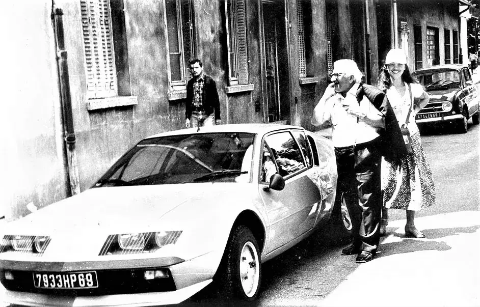 Мамикон Киракозов и танцовщица Клара Златина на гастролях во Франции, 1970-е годы