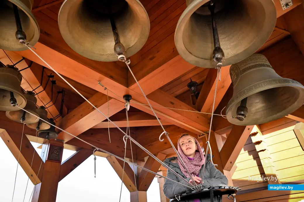 26.10.2021. Бобруйск. Анастасия Чиженок служит звонарем в Храме иконы Божьей Матери