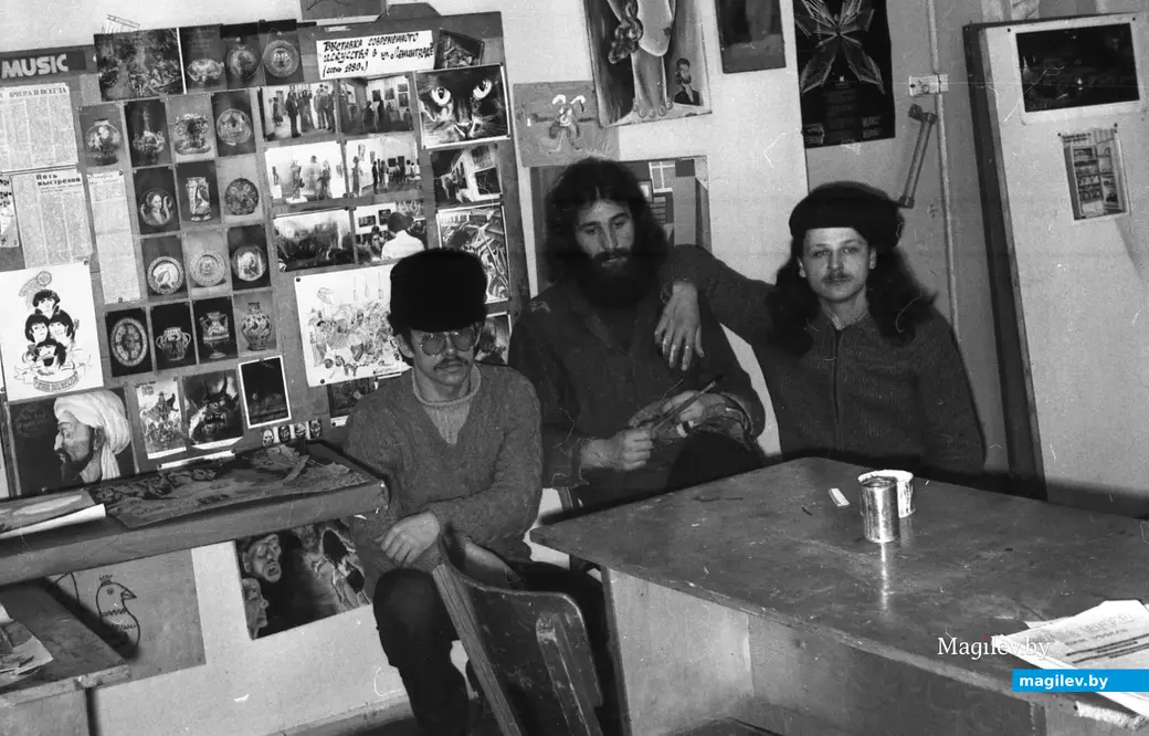 1981 год, Могилев. Сергей Смелов (справа) с друзьями.