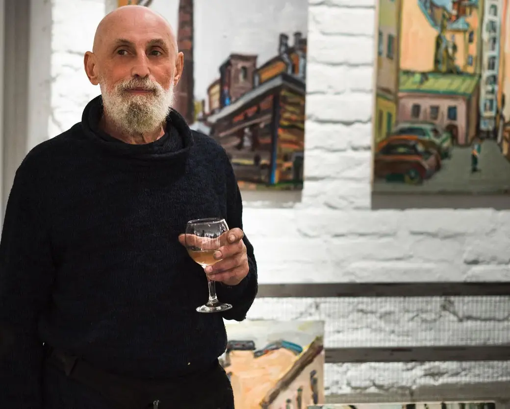 Борис Борщ на открытии выставки «Город. Recto Verso» в «Gallery Intelligence». Санкт-Петербург, 2021 год.