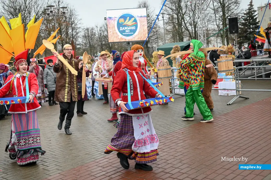 19.11.2021. Могилев. Областной фестиваль-ярмарка «Дажынкі-2021» на площадке возле Дворца культуры области Могилева