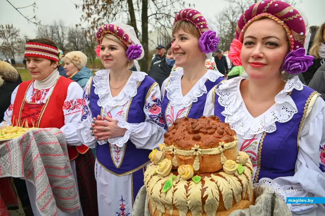 19.11.2021. Могилев Областной фестиваль-ярмарка «Дажынкі-2021» на площадке возле Дворца культуры области.