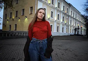 Секонд-хенд в помощь: молодая могилевчанка собрала стильный лук за «копейки»