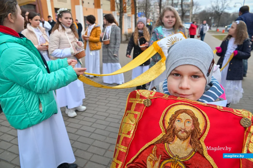 04.04.2021. Бобруйск. Резурекция, торжественный крестный ход на Пасху в костеле Непорочного