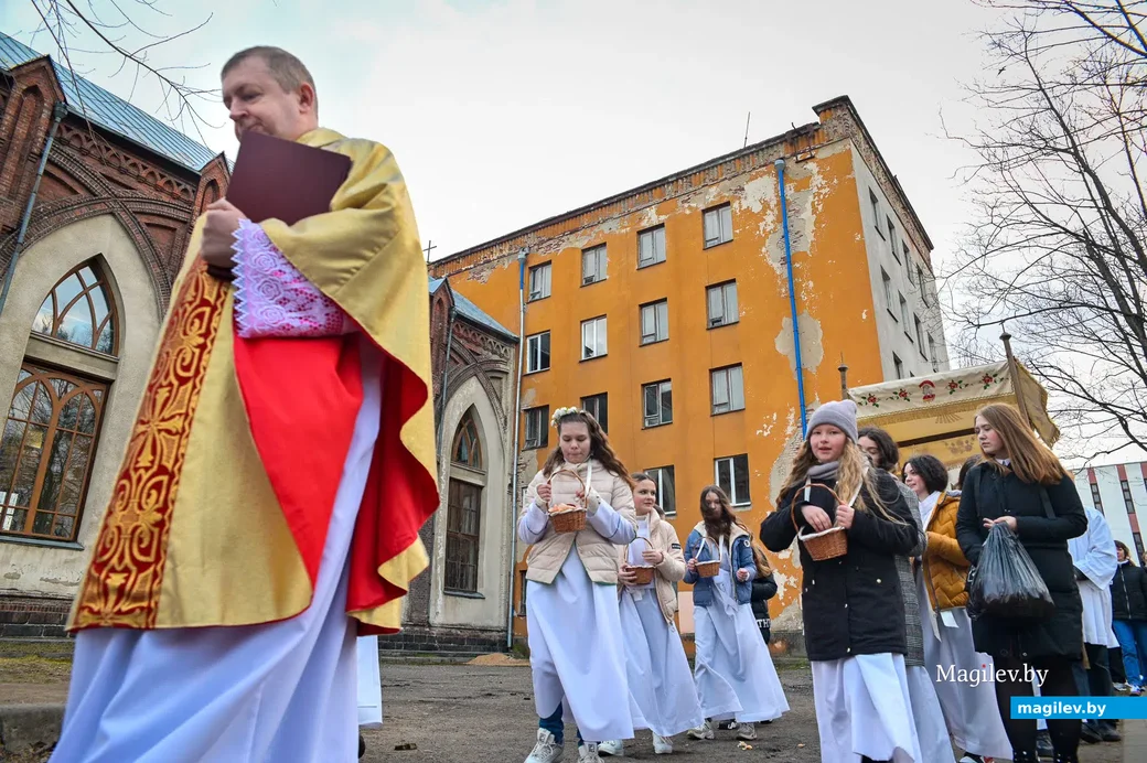 04.04.2021. Бобруйск. Резурекция, торжественный крестный ход на Пасху в костеле Непорочного