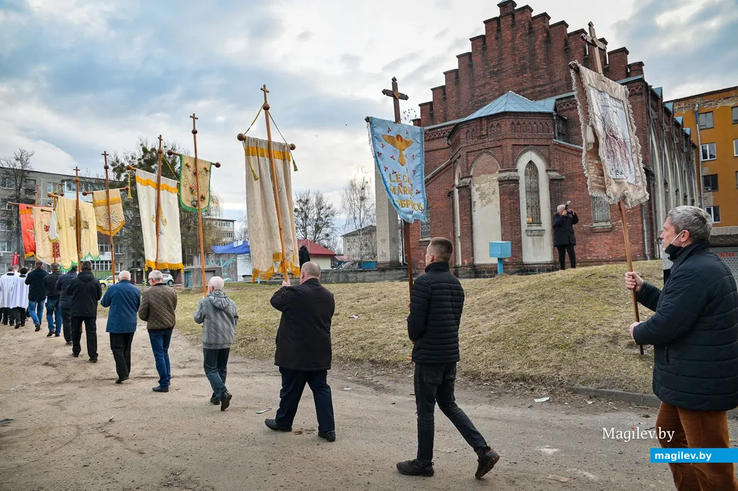 04.04.2021. Бобруйск. Резурекция, торжественный крестный ход на Пасху в костеле Непорочного