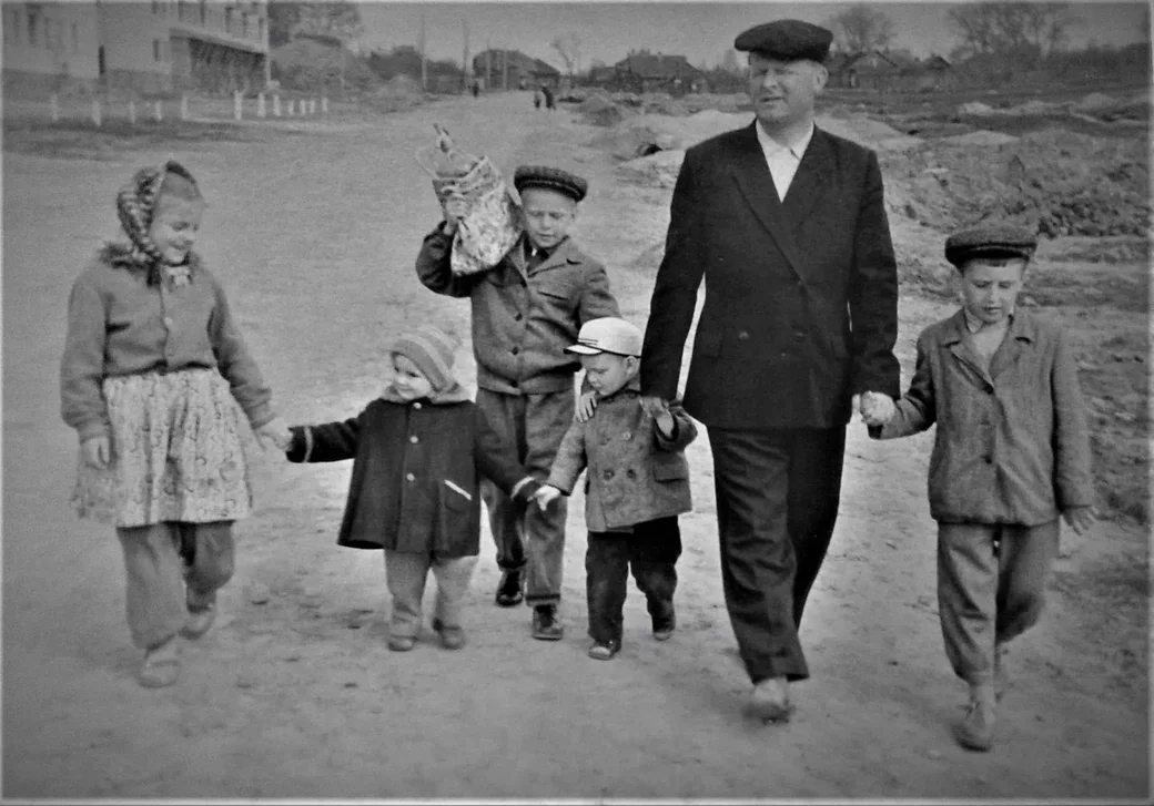 1963 год. Гости из Гомеля на Интернациональной.