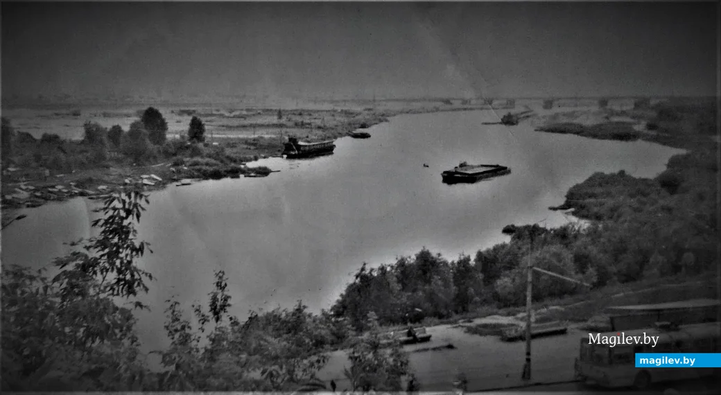 Вид на Днепр с парка им. Горького, начало 1970-х.
