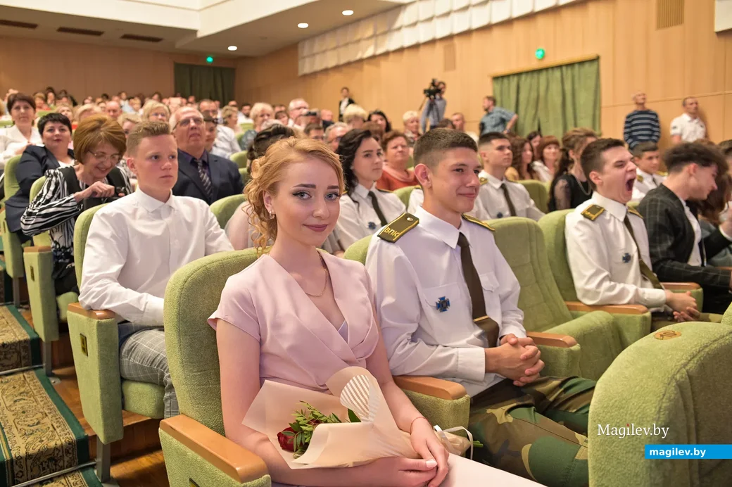 10.06.2021. Бобруйск. Вручение аттестатов зрелости выпускникам средней школы №27
