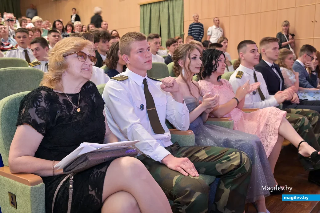 10.06.2021. Бобруйск. Вручение аттестатов зрелости выпускникам средней школы №27