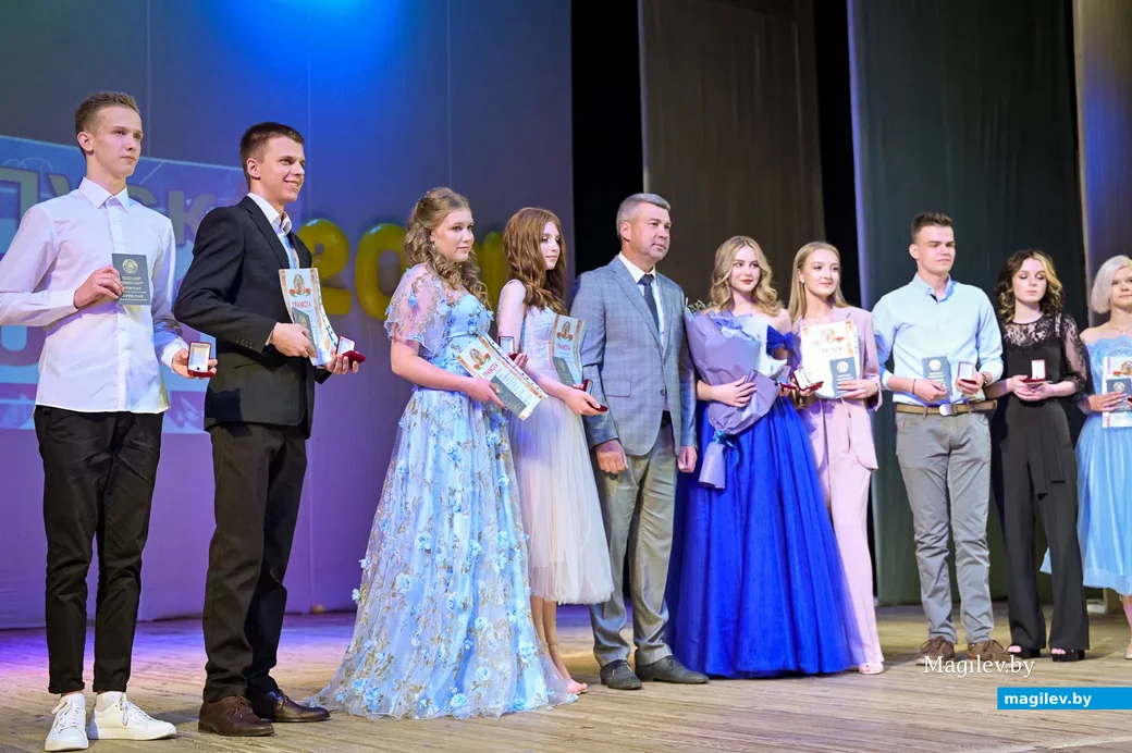 10.06.2021. Бобруйск. Вручение аттестатов зрелости выпускникам средней школы №27