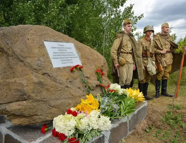 Памятный знак погибшим на левом берегу Березины курсантам был установлен в июле 2019 года.