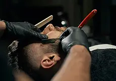 «Мужская территория: дамам вход воспрещен». Могилевский специалист рассказал, чем отличаются барбершопы от обычных парикмахерских