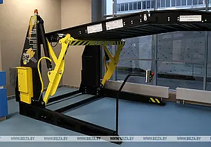 «Могилевлифтмаш» разработал двухуровневую семейную парковку на два автомобиля. Фотофакт