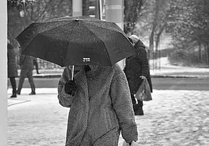 Бананы, поцелуи и... профосмотр: что поможет бороться с осенней депрессией