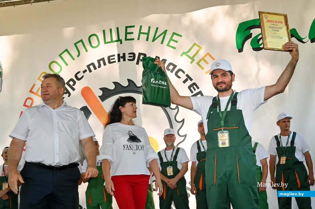 09.07.2021. Бобруйск. Конкурс-пленэр мастеров резьбы по дереву «Перевоплощение дерева».