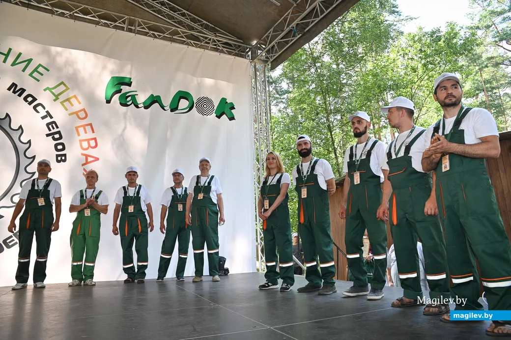 09.07.2021. Бобруйск. Конкурс-пленэр мастеров резьбы по дереву «Перевоплощение дерева».