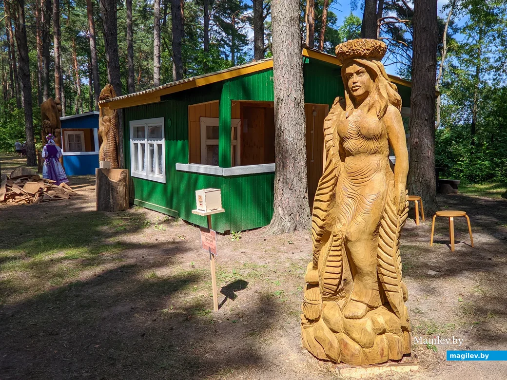 09.07.2021. Бобруйск. Конкурс-пленэр мастеров резьбы по дереву «Перевоплощение дерева»
