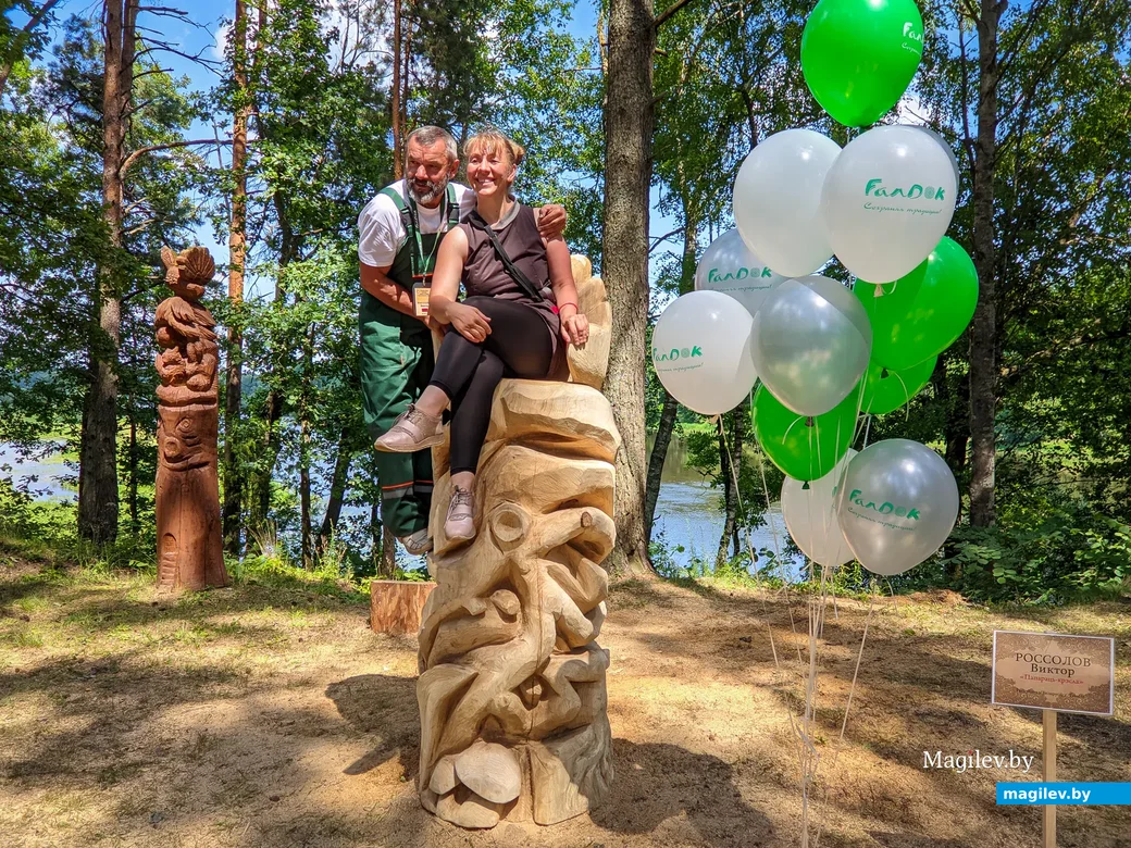 09.07.2021. Бобруйск. Конкурс-пленэр мастеров резьбы по дереву «Перевоплощение дерева». Виктор
