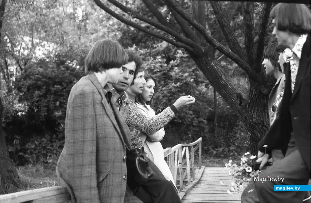 «И девушку прикрыть своим пиджаком». 1976 год.