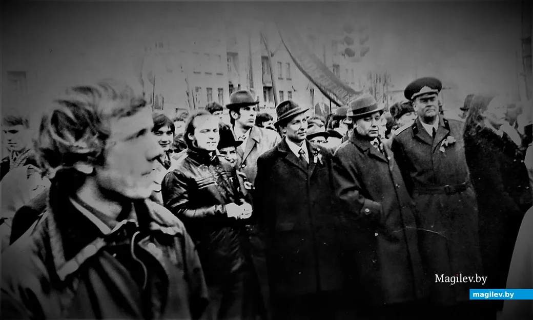 Преподаватели ММИ на демонстрации. 1977 год.