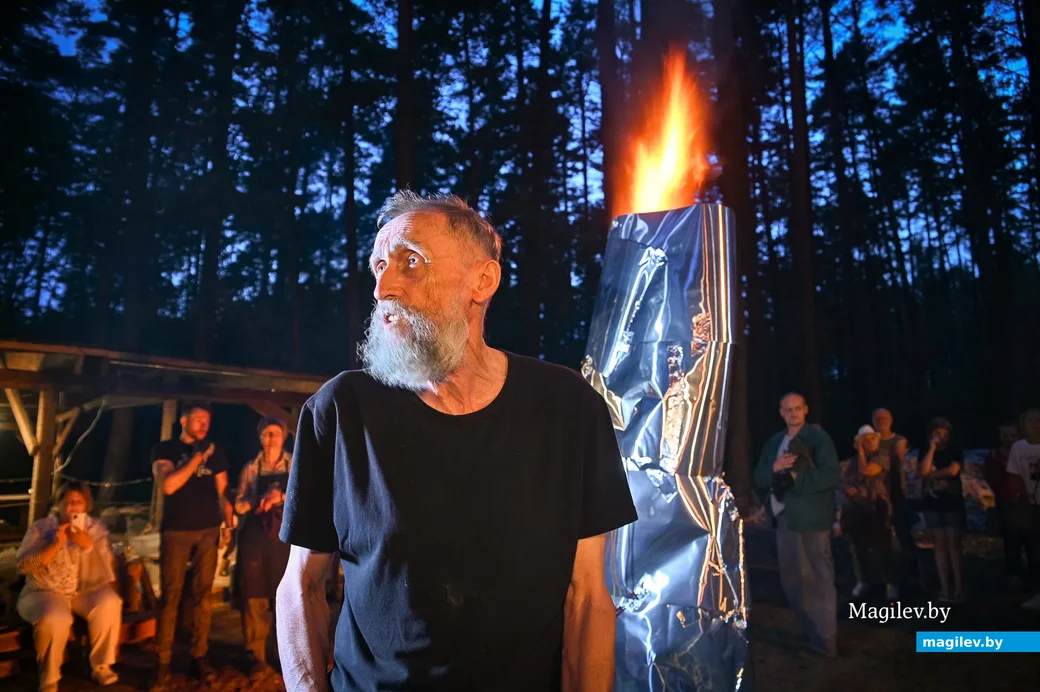 31.07.2021. Бобруйск. Обжиг «Огненной скульптуры» на XVII Международном пленэре по керамике