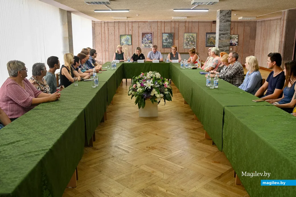 05.08.2021. Бобруйск. Встреча ремесленников с начальником отдела культуры Вадимом Щербичем