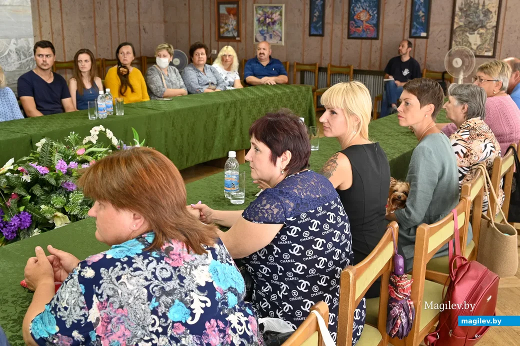 05.08.2021. Бобруйск. Встреча ремесленников с начальником отдела культуры Вадимом Щербичем