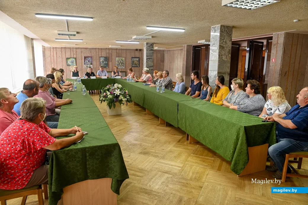 05.08.2021. Бобруйск. Встреча ремесленников с начальником отдела культуры Вадимом Щербичем