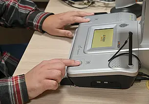 В МВД пояснили, зачем при выдаче ID-карты снимают отпечатки пальцев