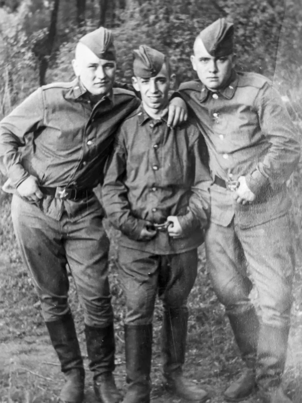 Бобруйск. Три друга: Юрий Самак, Михаил Загальский и Николай Рожковский, 1973 год. К сожалению,