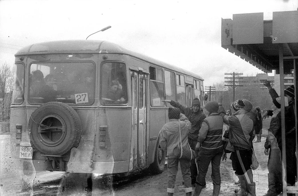Автобус №27. Легендарный. Он возил рабочих на Химволокно и нас, детей, в школу