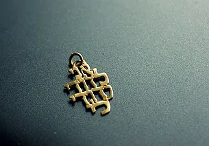 Могилевчанка нашла чужой золотой кулон и стала фигуранткой уголовного дела