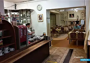 Обед в кафе-бистро «Парк Авеню»: «В греческом зале, в греческом зале…»