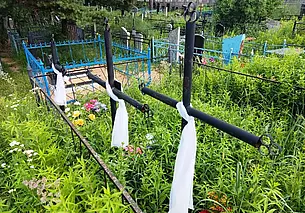 Гребеневское кладбище: родовые усыпальницы цыганских баронов и бурьян в человеческий рост