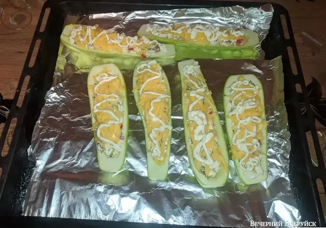 Готовим сами: кабачки, запеченные с творогом