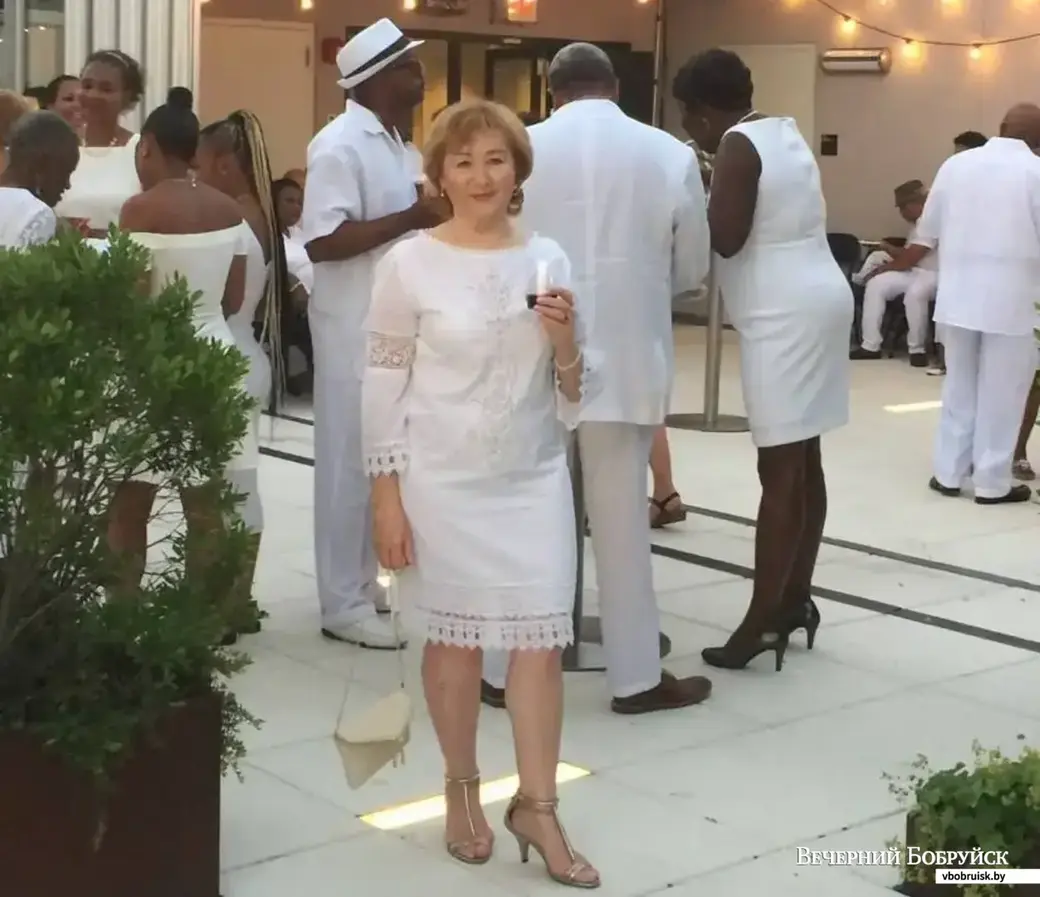 Галина в Бруклине на white party («белая» вечеринка) по поводу свадьбы племянника мужа
