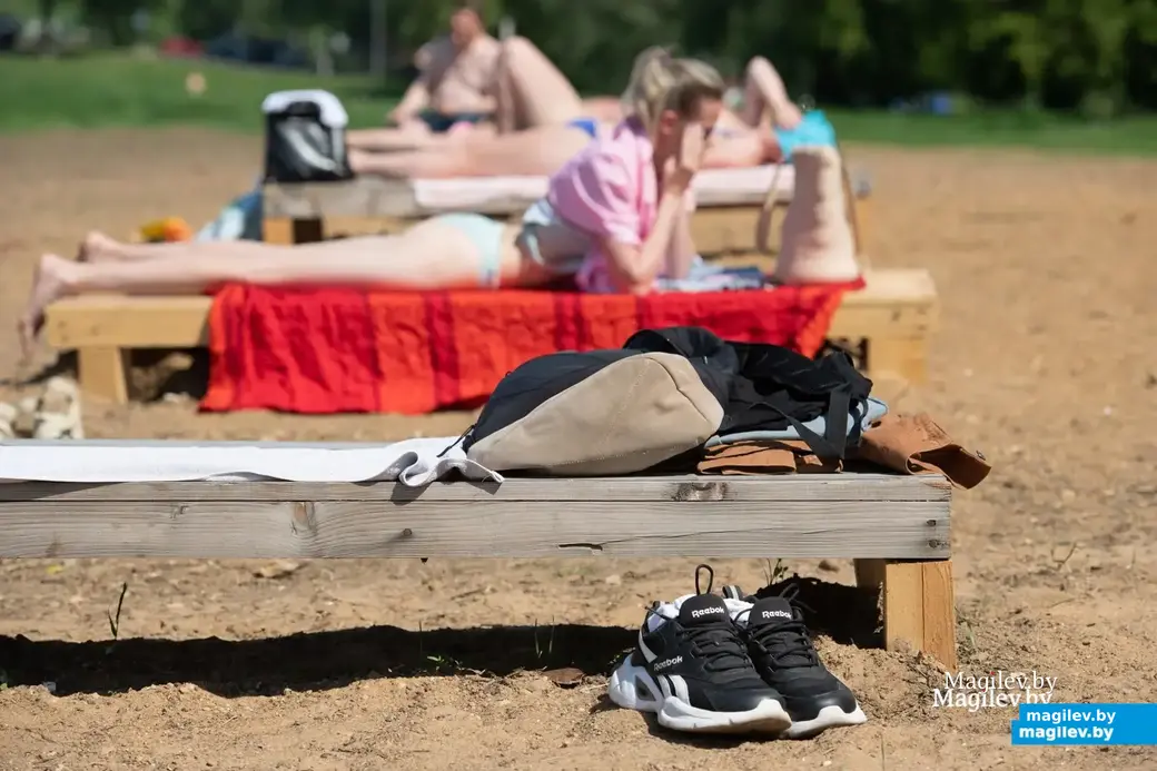 В такую погоду - только на пляж! Жаль, купаться в Могилеве нельзя...