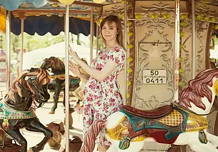 Дежурить на аттракционах и разносить почту