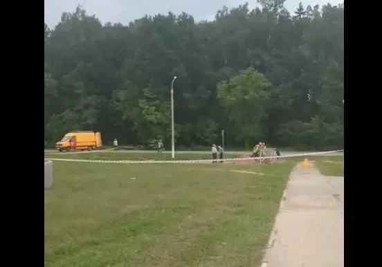 В Полыковичах, возможно, утечка газа. Дорога перекрыта (спойлер: уже всё хорошо)
