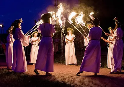Секреты Купальской ночи: что надо, а чего нельзя делать в праздник (видео)