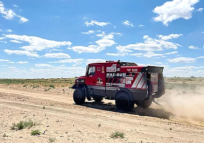 Белорусский экипаж занял второе место в прологе ралли «Шелковый путь»