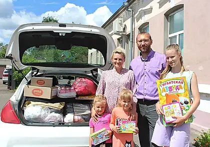 Подарок для малюток: как многодетная семья из Бобруйска помогает Могилевскому дому ребенка