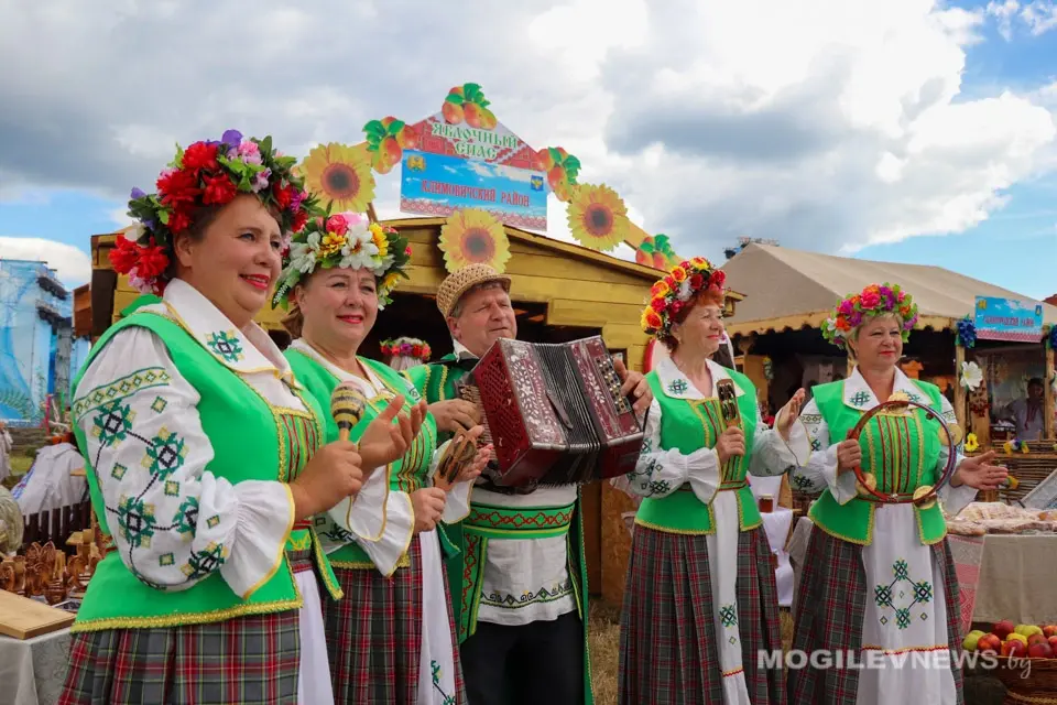 Александрия собирает друзей